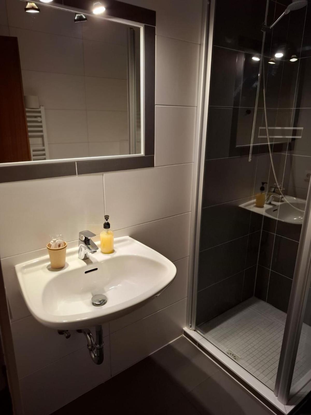 Hotel Am Schwarzen Berg シュターデ エクステリア 写真