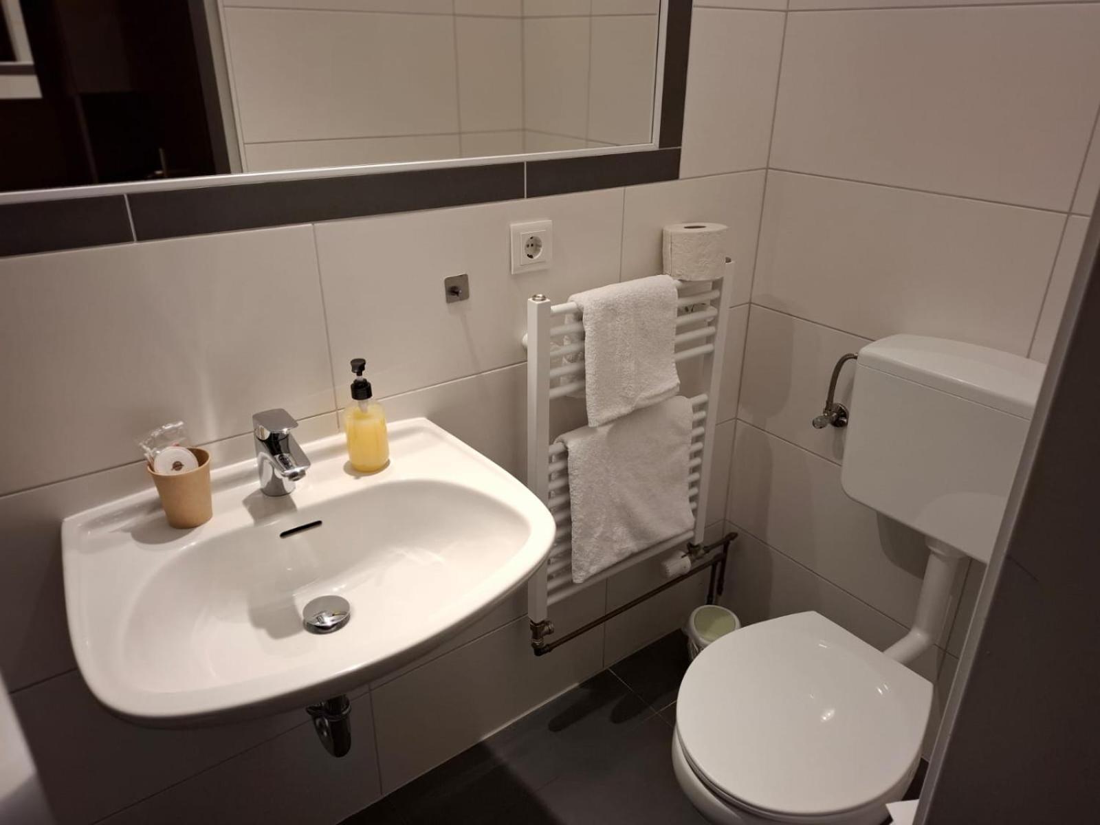 Hotel Am Schwarzen Berg シュターデ エクステリア 写真