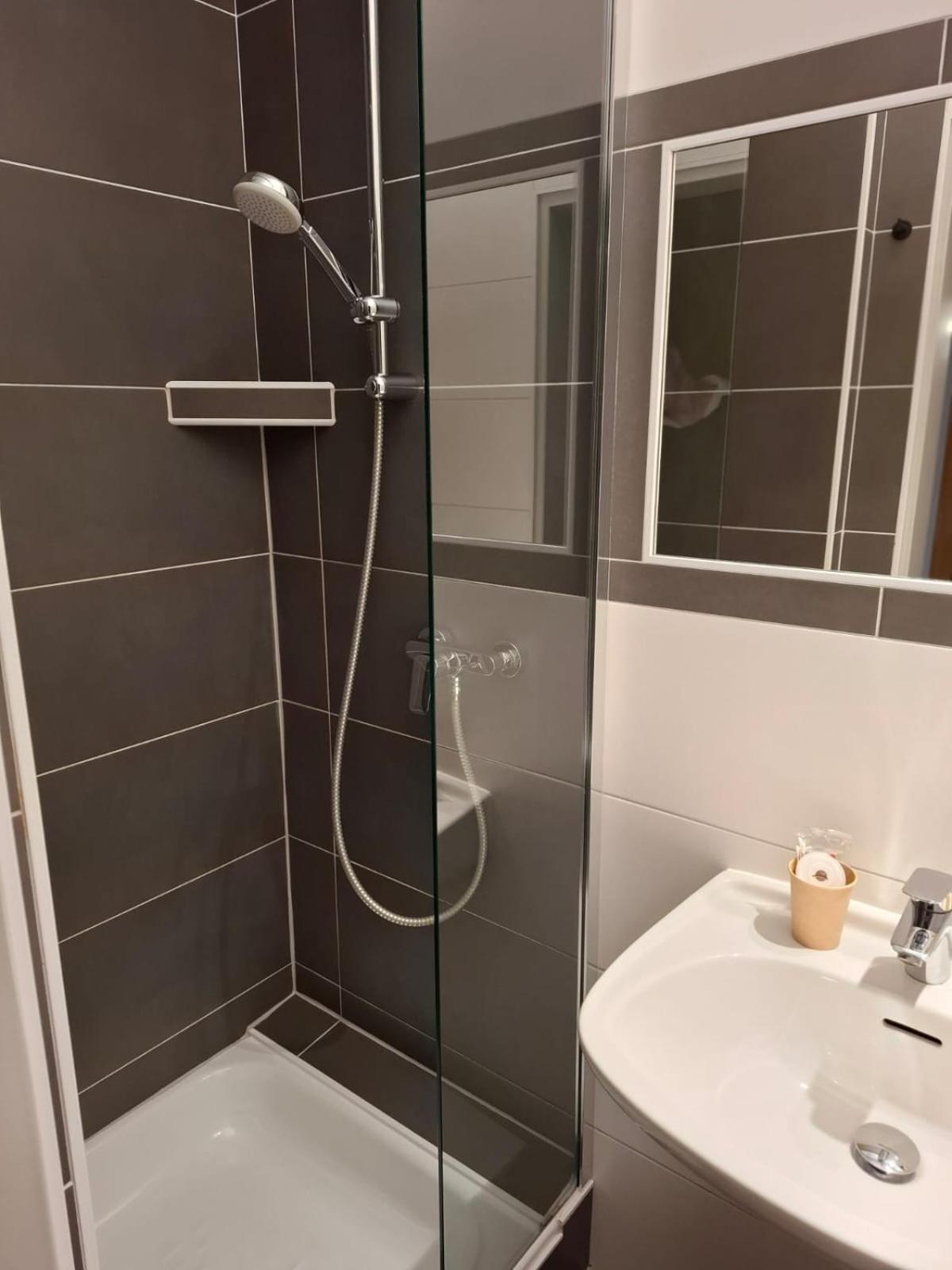 Hotel Am Schwarzen Berg シュターデ エクステリア 写真