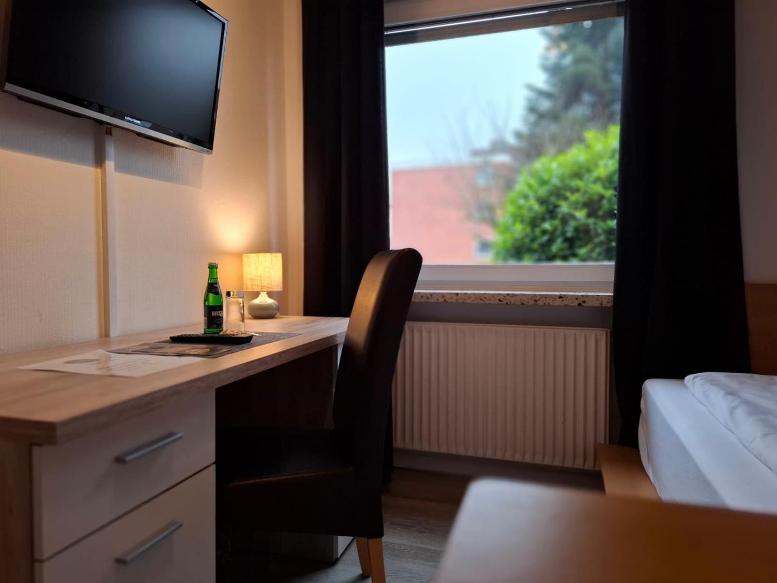 Hotel Am Schwarzen Berg シュターデ エクステリア 写真
