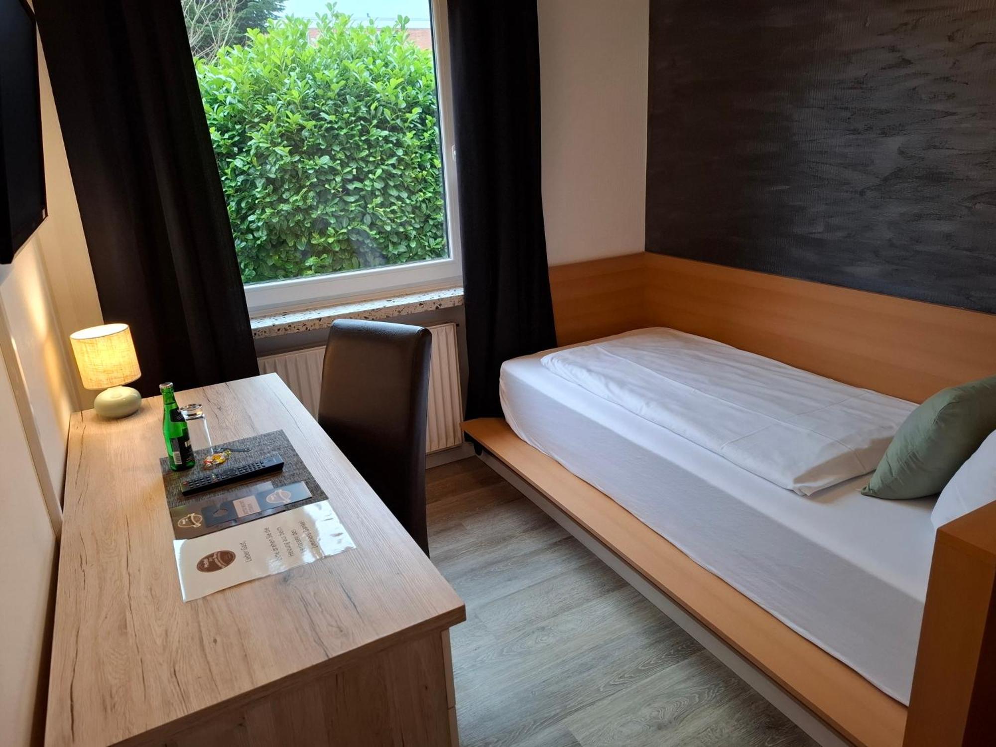 Hotel Am Schwarzen Berg シュターデ エクステリア 写真