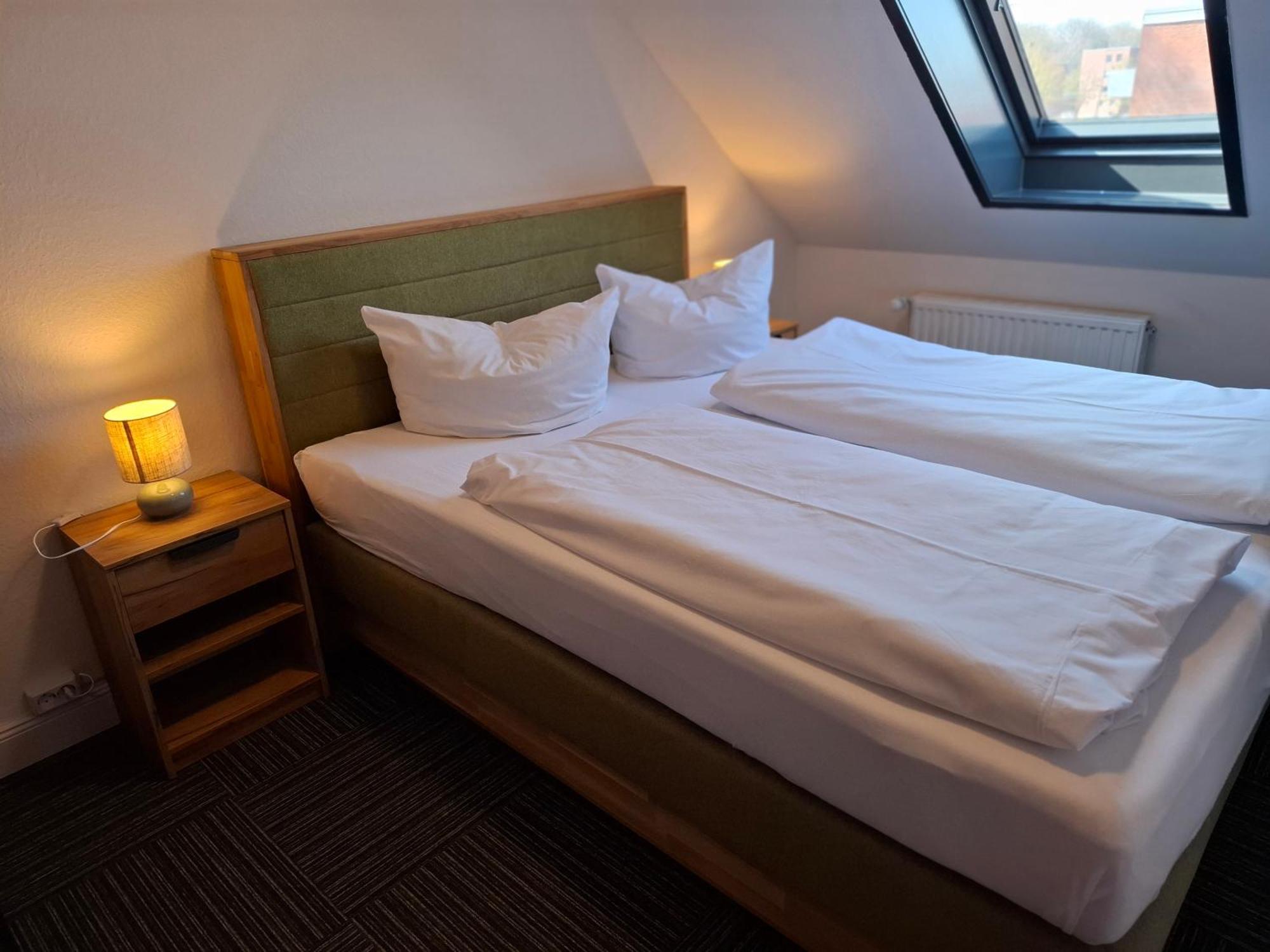 Hotel Am Schwarzen Berg シュターデ エクステリア 写真